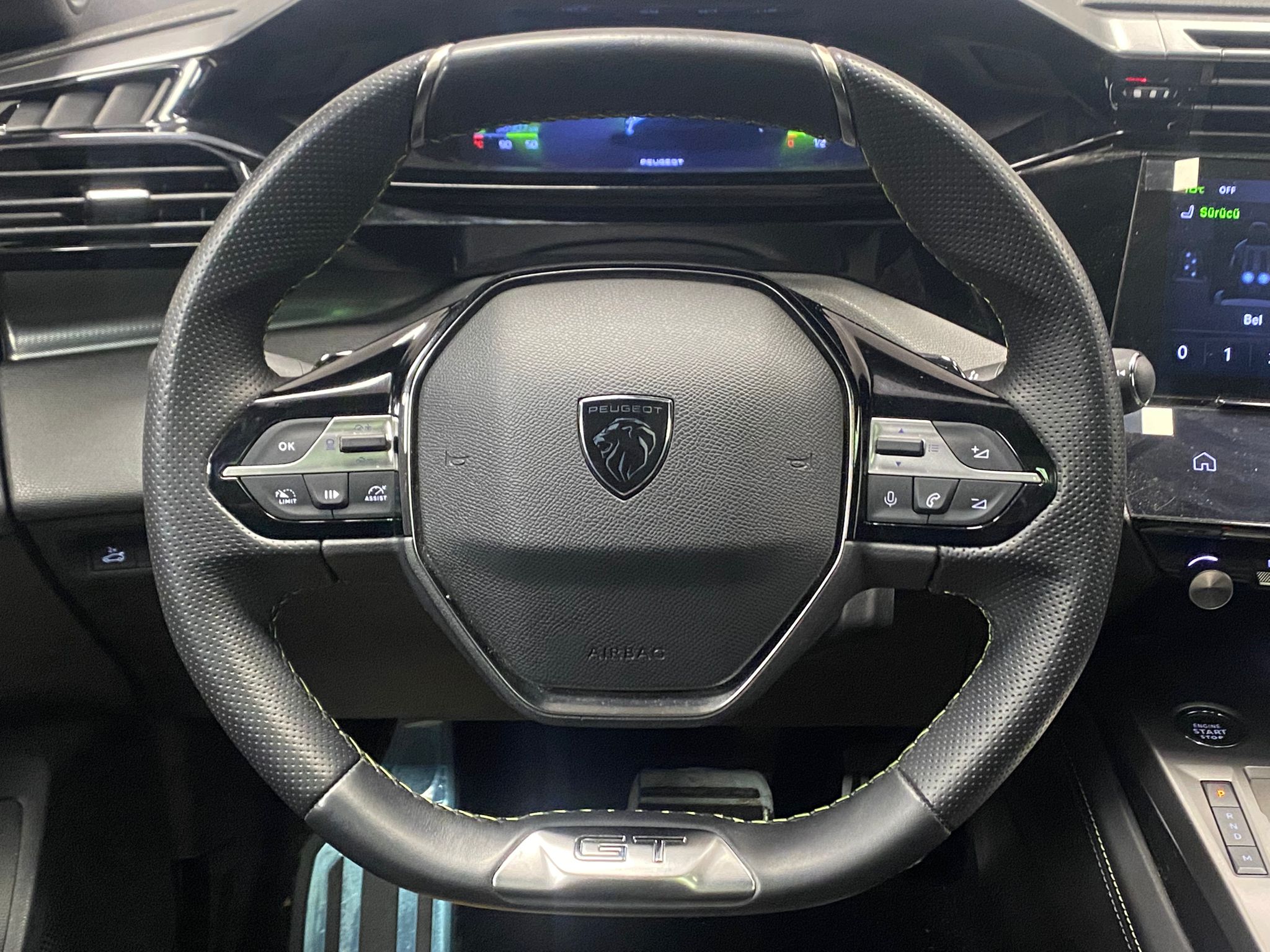 PEUGEOT 408 13